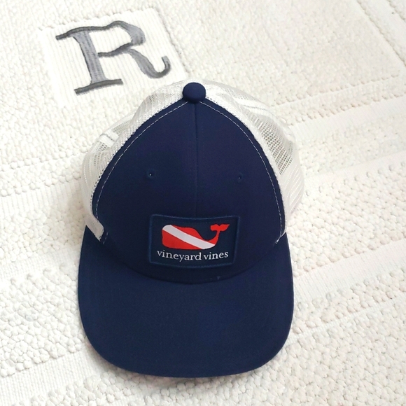 VINEYARD VINES  RED, WHITE AND BLUE  CAP ONE SIZE - Picture 1 of 7